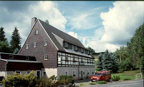 Gaststaette & Pension Alte Muehle Dorfchemnitz Buitenkant foto